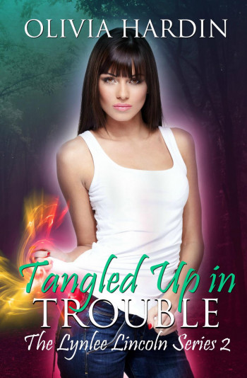 Tangled Up in Trouble (The Lynlee Lincoln Series, #2)